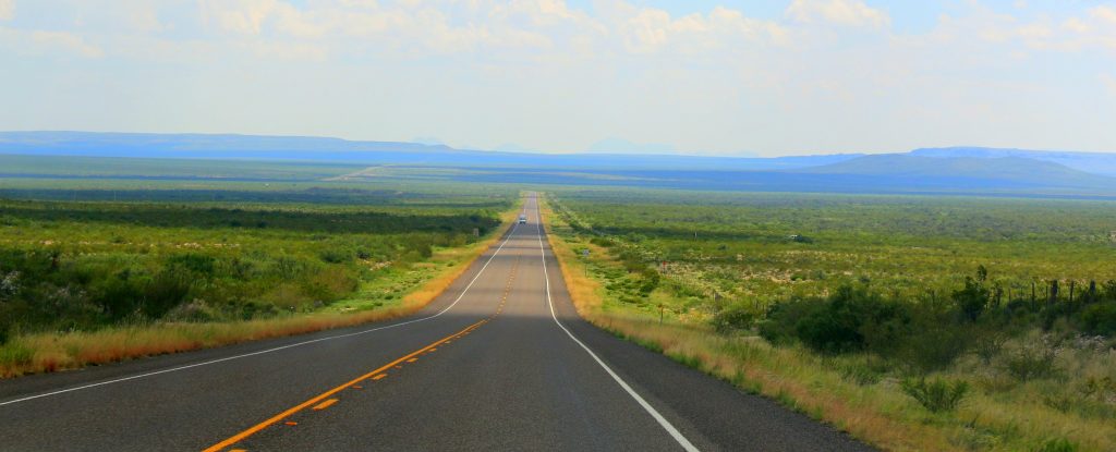 A long straight road... YES, Texas is flat:)