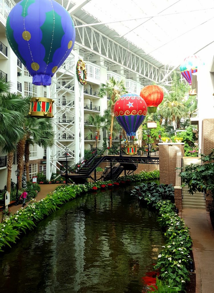Delta Atrium is surrounded with water:) So cool...